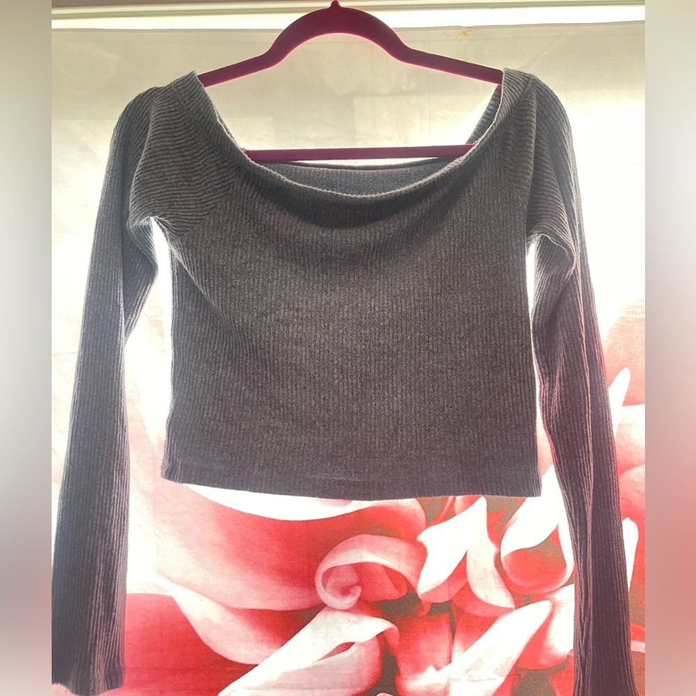 Vintage American Eagle cropped long sleeve thermal. Stretchy & form fitting -